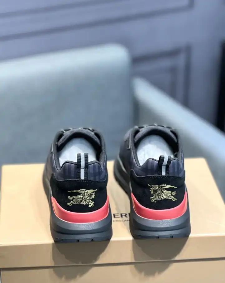 hype Burberry Sneakers