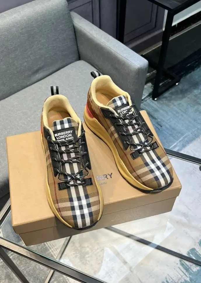 hype Burberry Sneakers