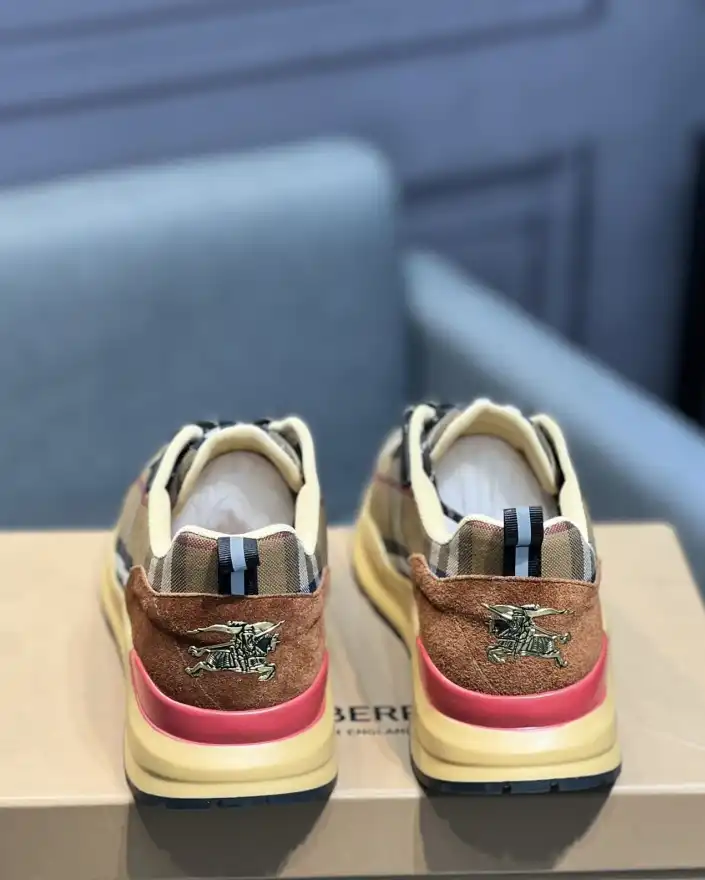 hype Burberry Sneakers