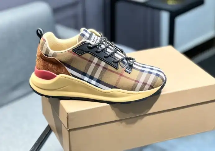 hype Burberry Sneakers