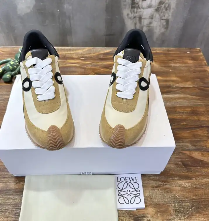 hype Loewe Sneakers