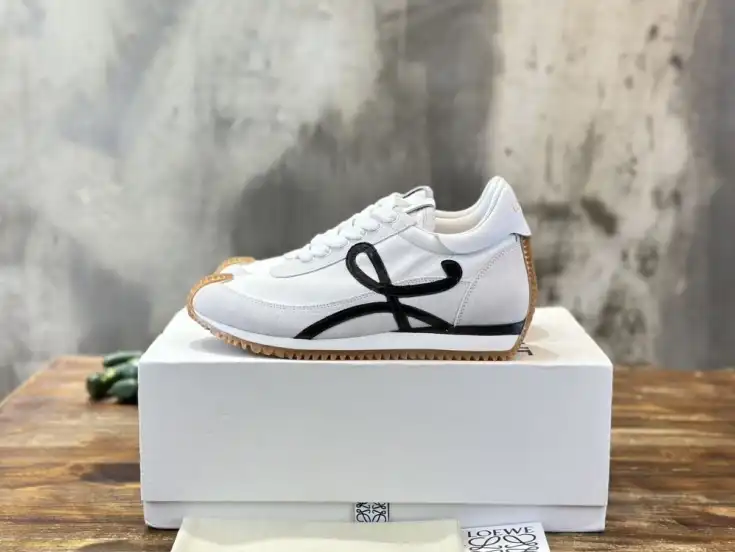 hype Loewe Sneakers