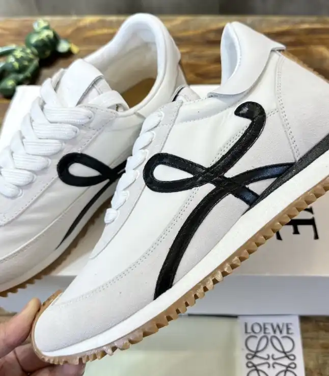 hype Loewe Sneakers