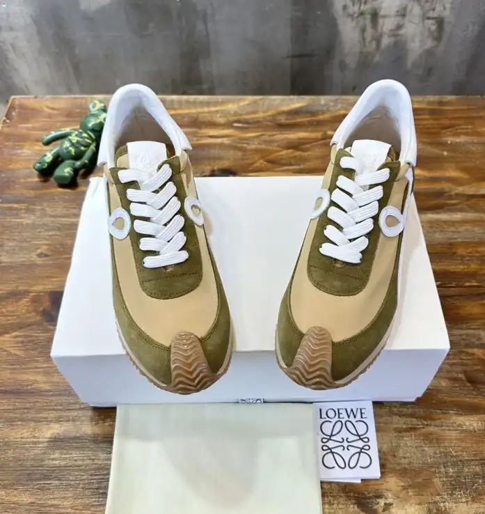 hype Loewe Sneakers