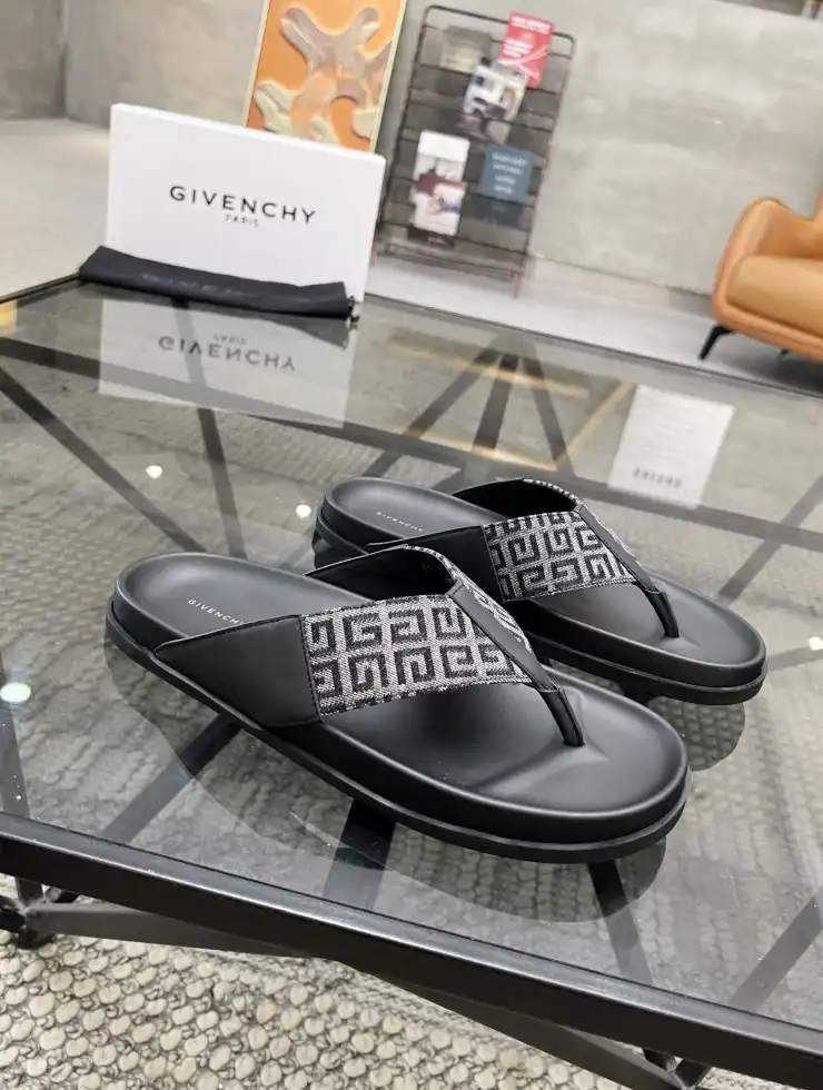 hype Givenchy Slippers