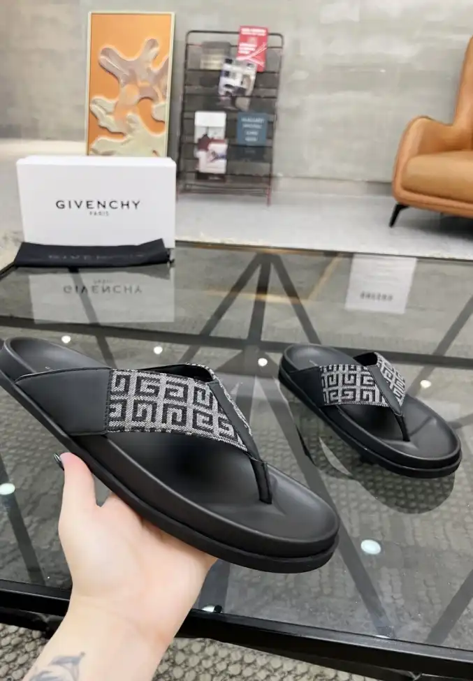 hype Givenchy Slippers