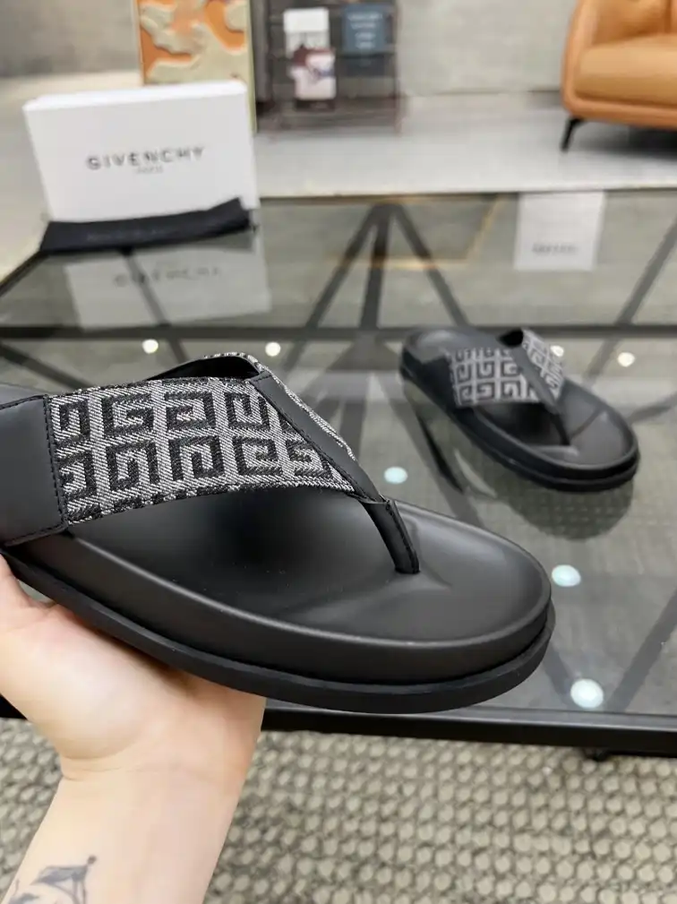 hype Givenchy Slippers