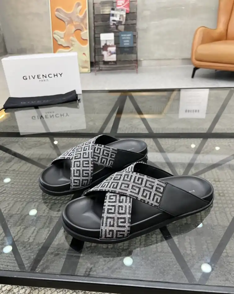 hype Givenchy Slippers