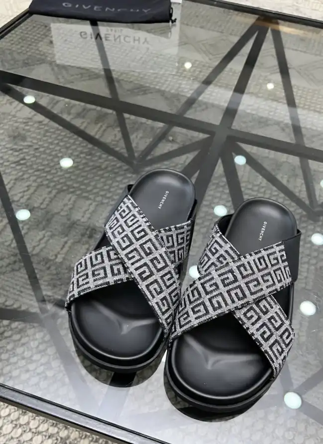 hype Givenchy Slippers