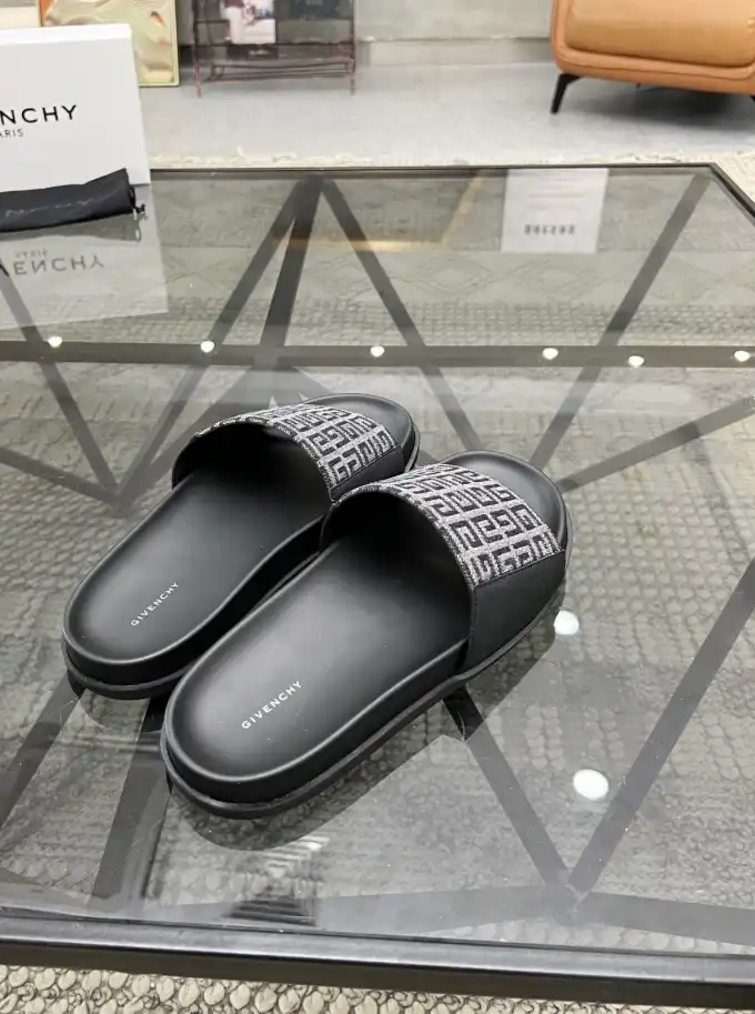 hype Givenchy Slippers