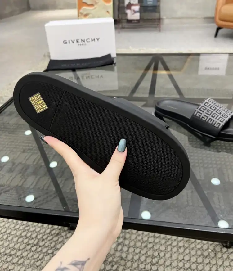 hype Givenchy Slippers