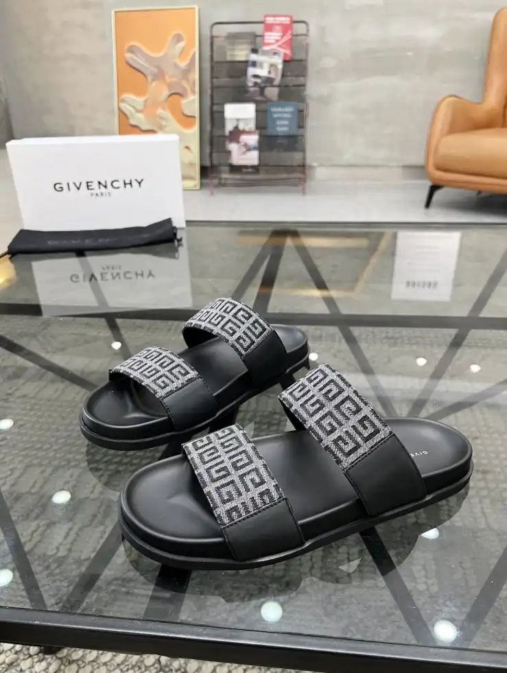 hype Givenchy Slippers