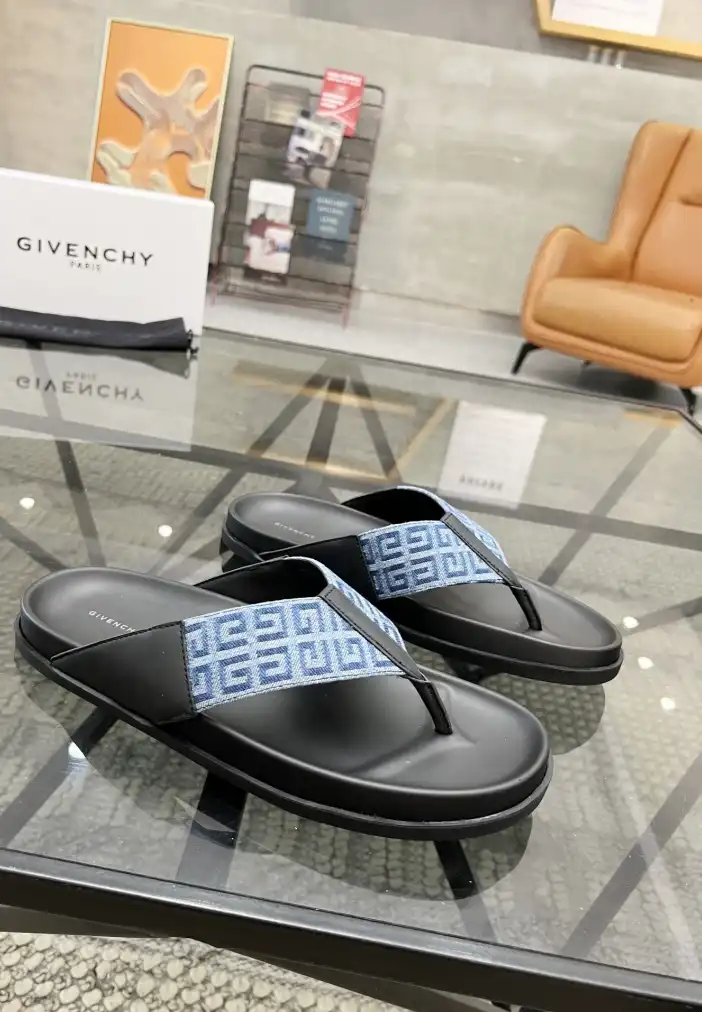 hype Givenchy Slippers