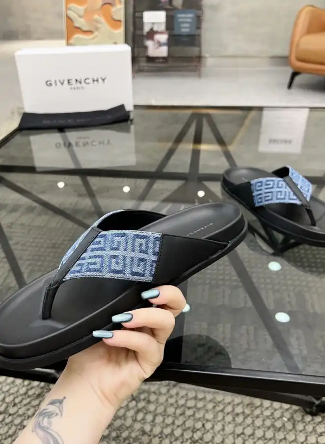 hype Givenchy Slippers