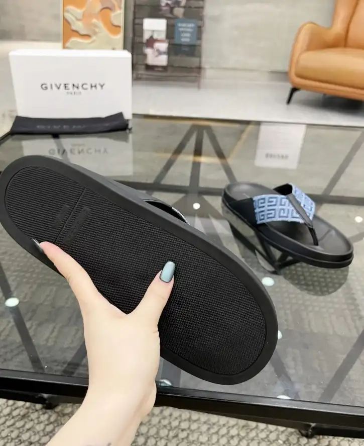 hype Givenchy Slippers