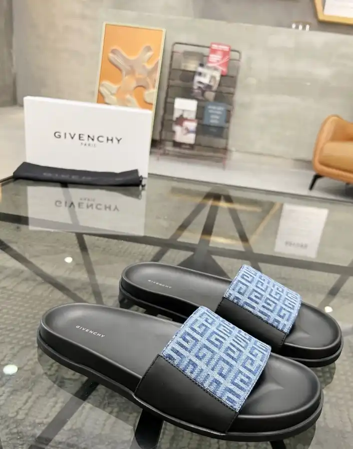 hype Givenchy Slippers