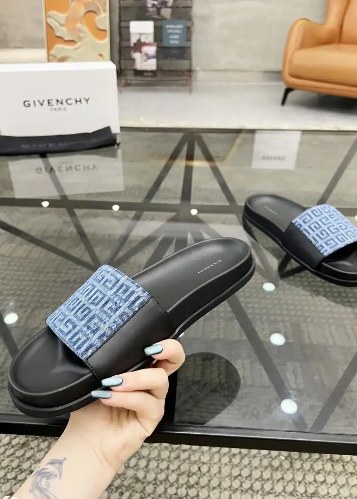 hype Givenchy Slippers