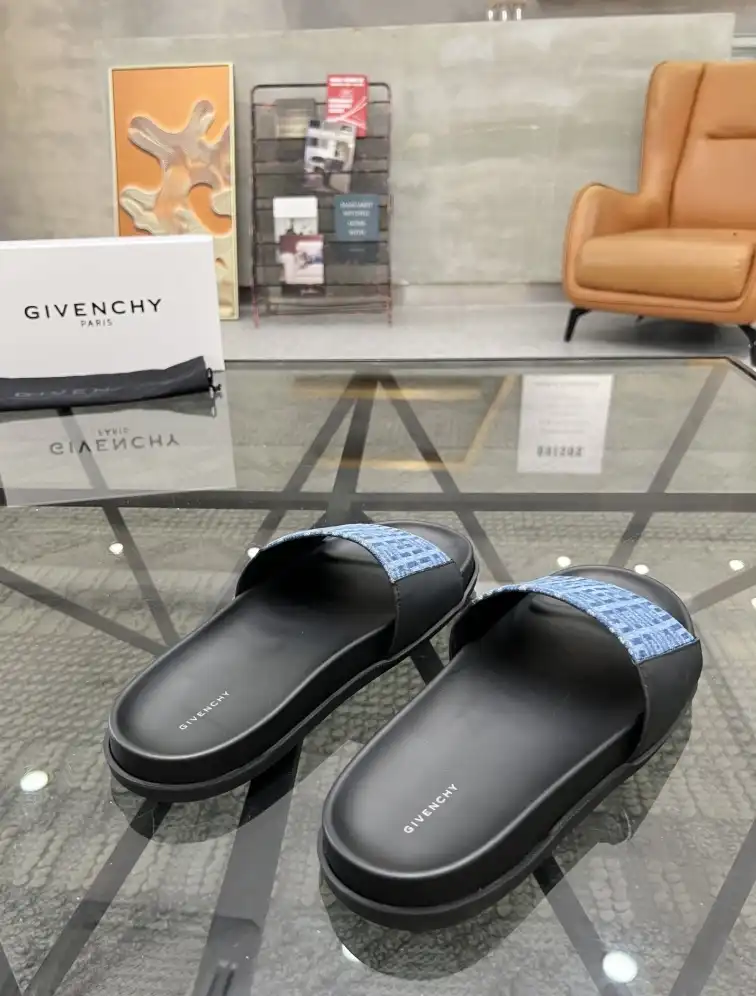 hype Givenchy Slippers