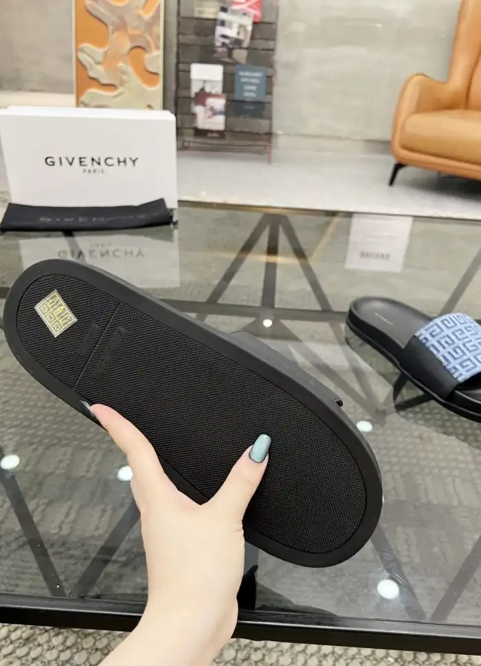 hype Givenchy Slippers