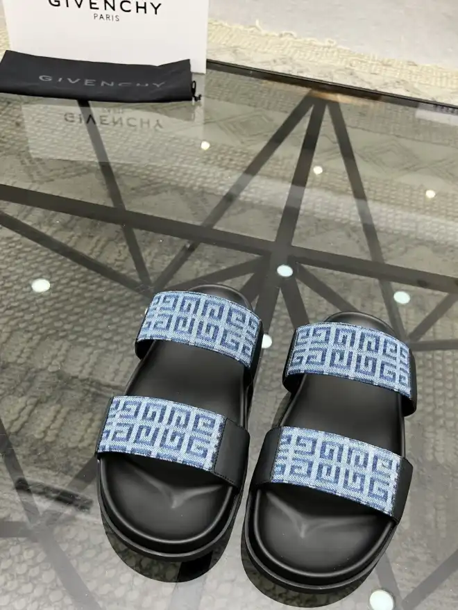 hype Givenchy Slippers