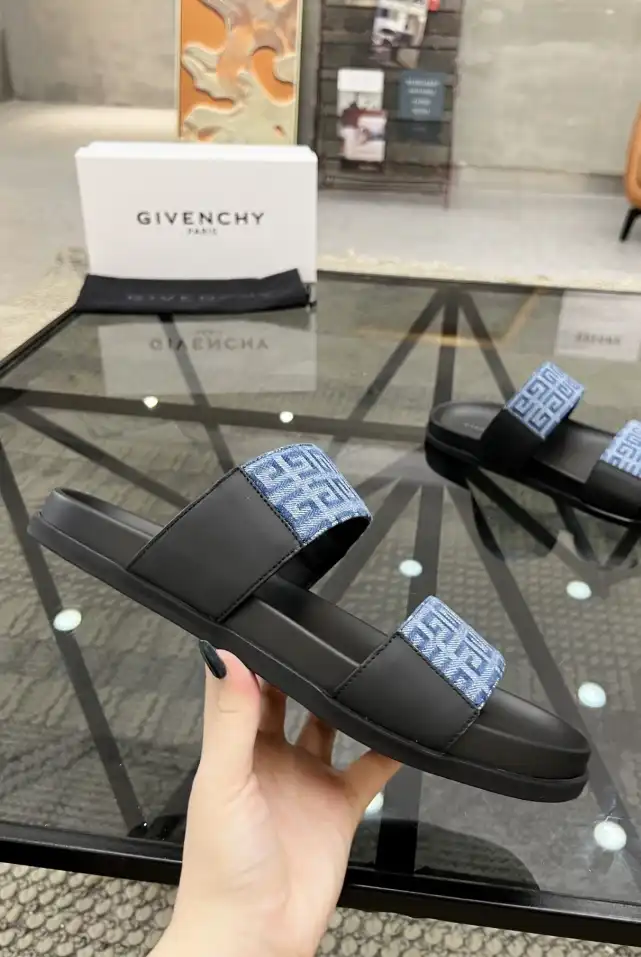 hype Givenchy Slippers