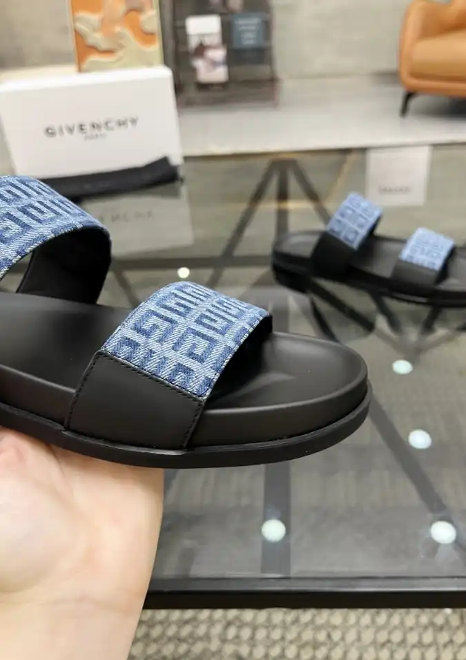 hype Givenchy Slippers