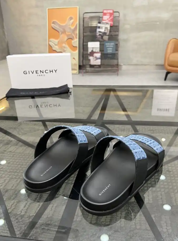 hype Givenchy Slippers