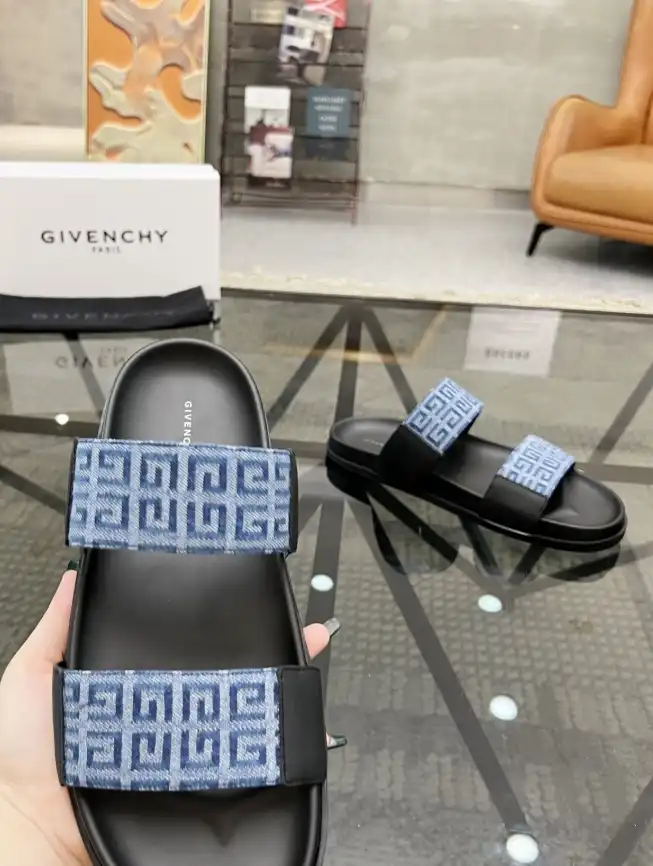 hype Givenchy Slippers