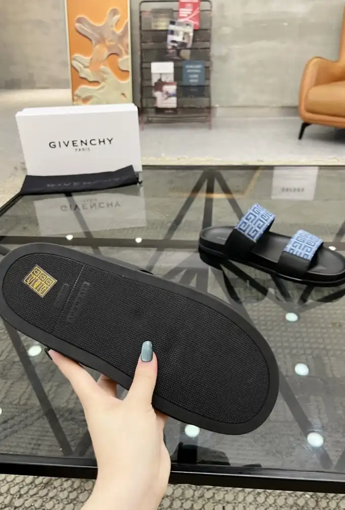 hype Givenchy Slippers