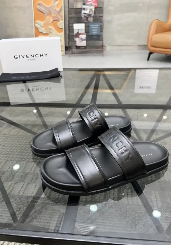 hype Givenchy Slippers