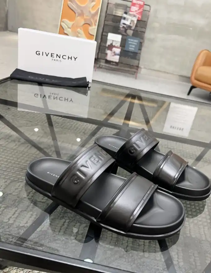 hype Givenchy Slippers