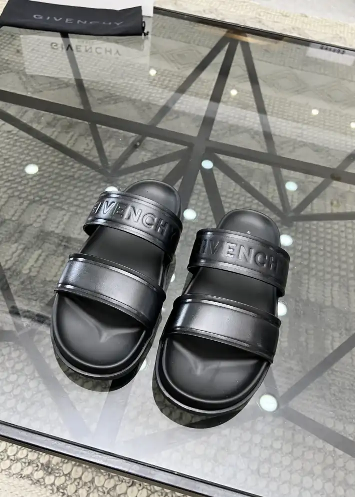 hype Givenchy Slippers