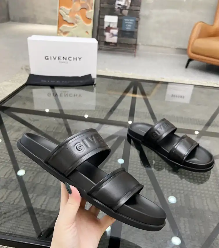 hype Givenchy Slippers