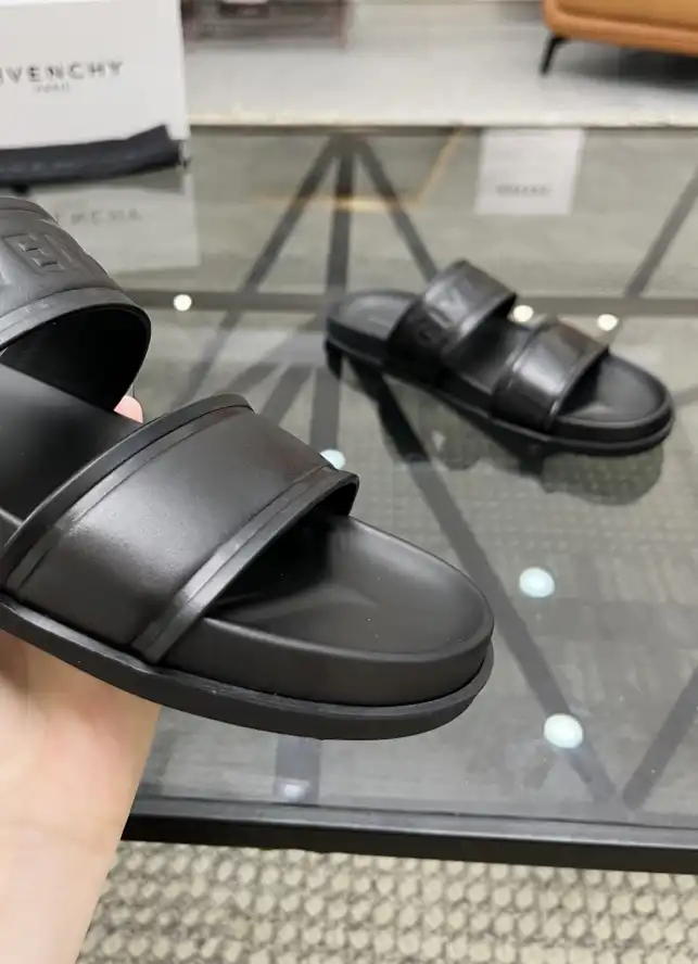 hype Givenchy Slippers