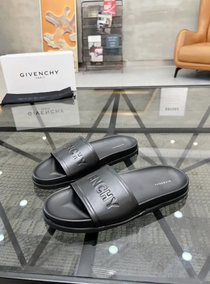 hype Givenchy Slippers