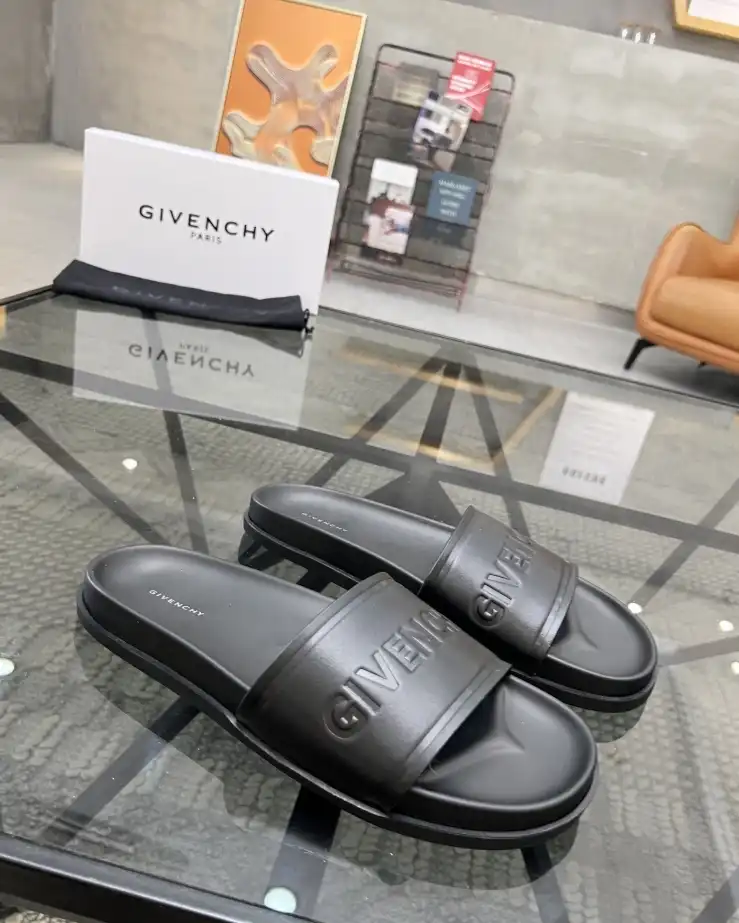 hype Givenchy Slippers