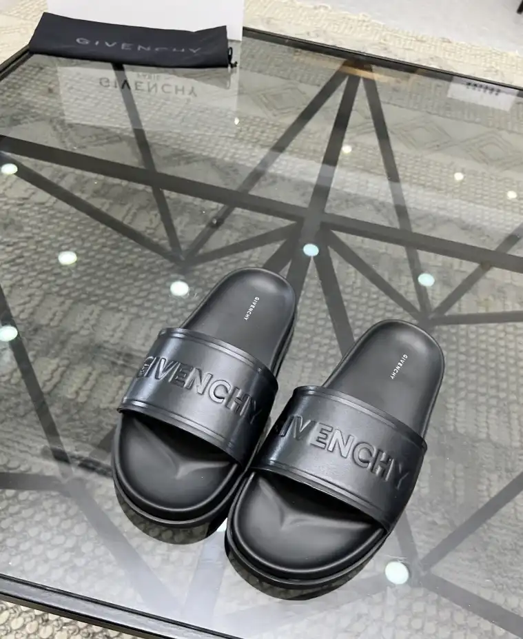 hype Givenchy Slippers