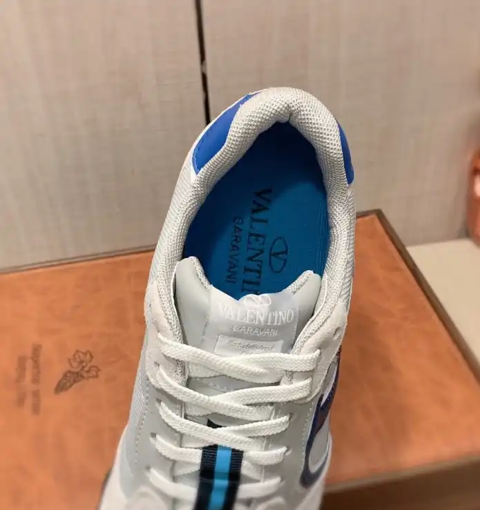 hype Valentino Sneakers