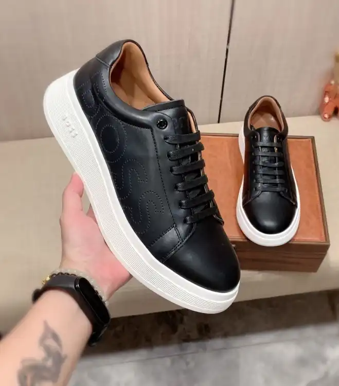 hype Boss Low Shoes