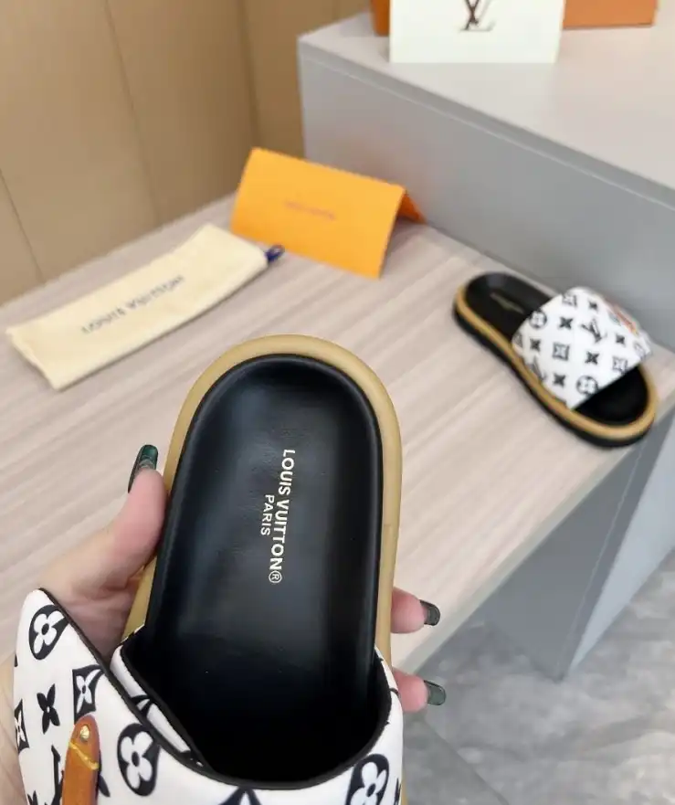 hype LV Slippers