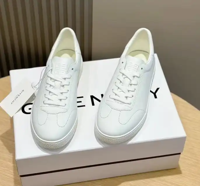 hype Givenchy Sneakers