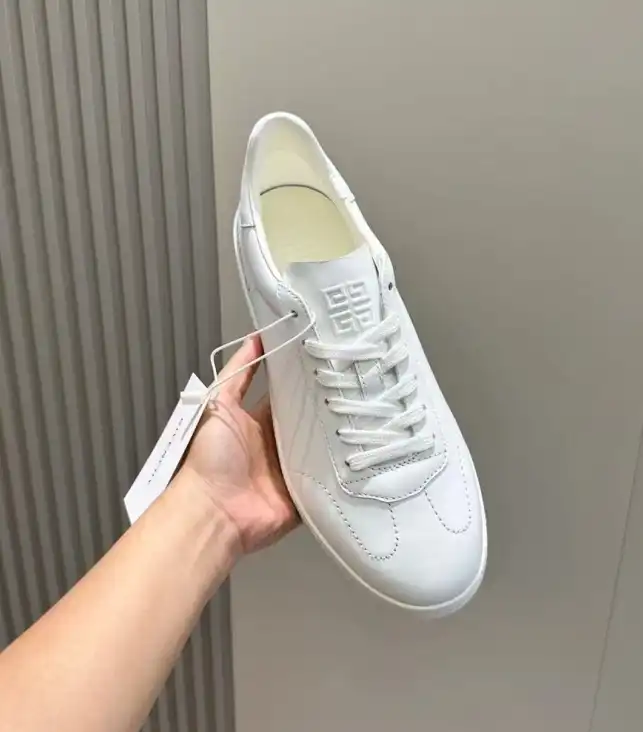 hype Givenchy Sneakers