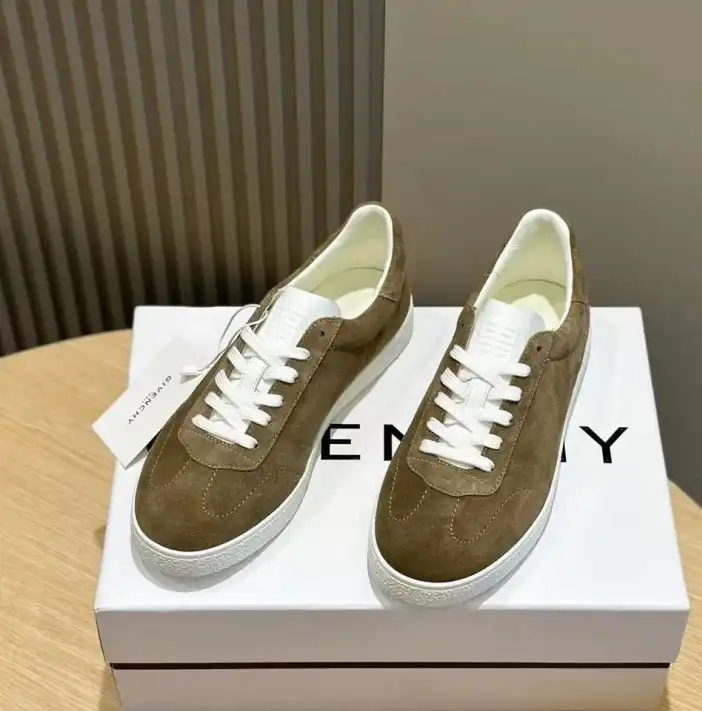 hype Givenchy Sneakers