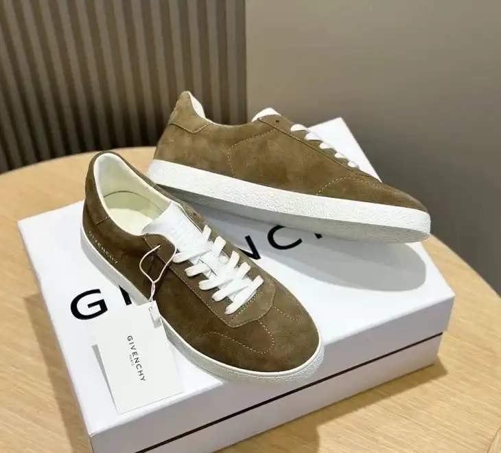 hype Givenchy Sneakers