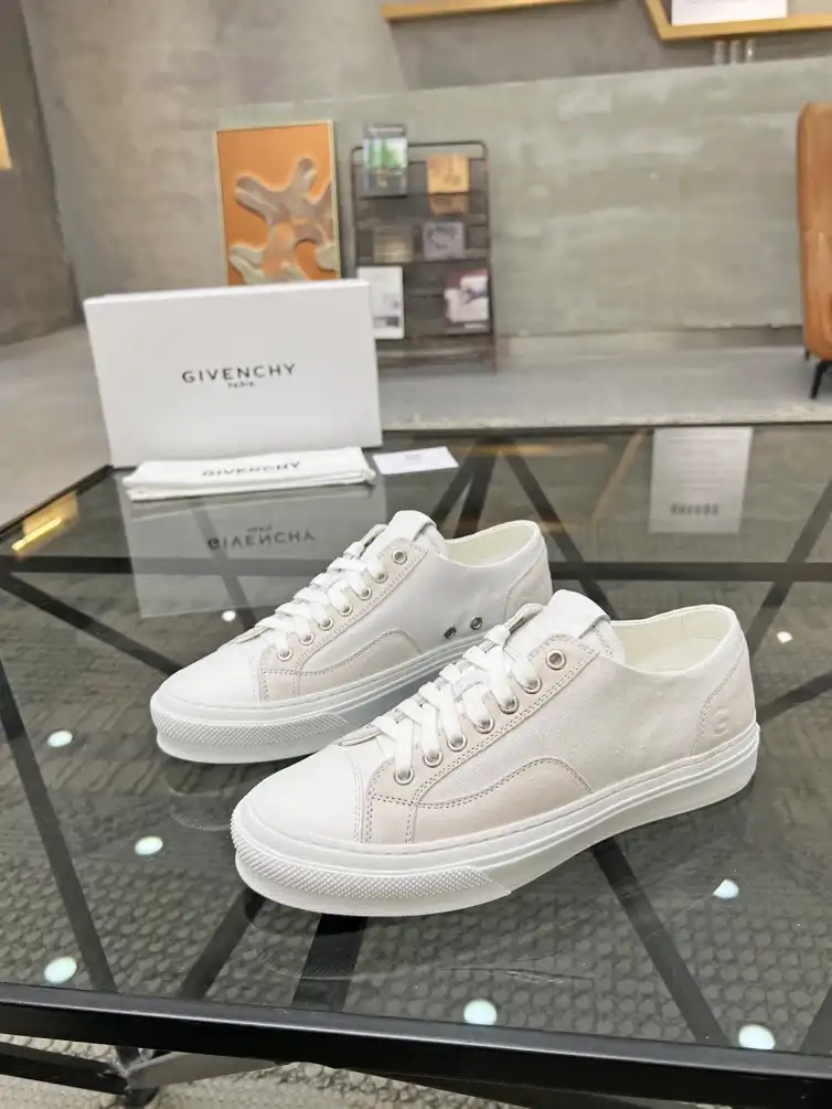 hype Givenchy Sneakers