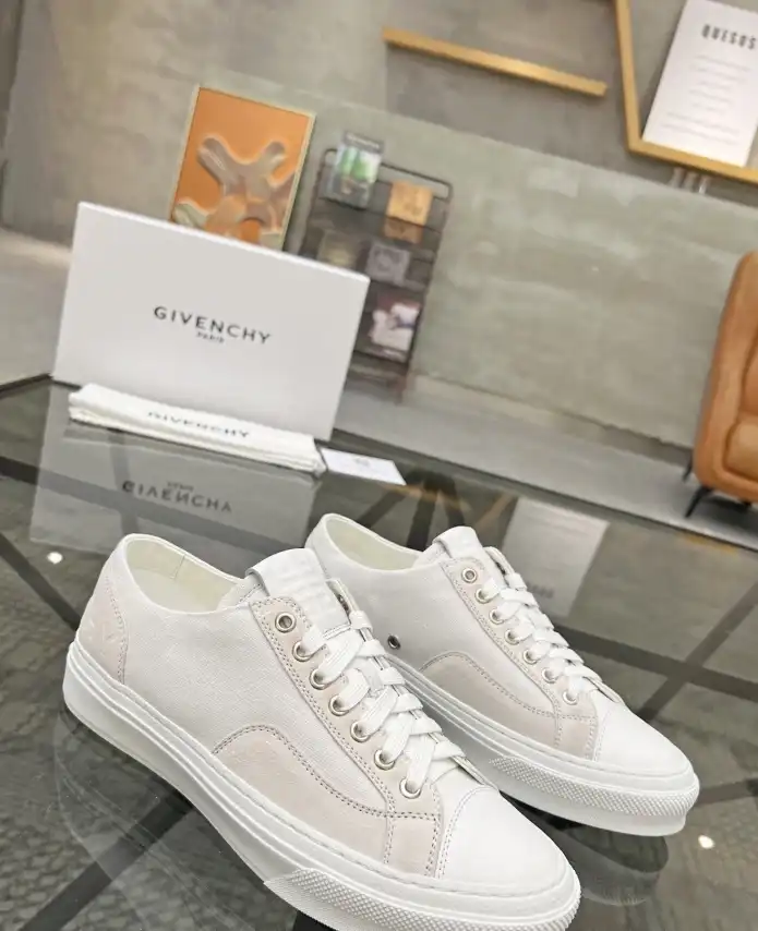 hype Givenchy Sneakers