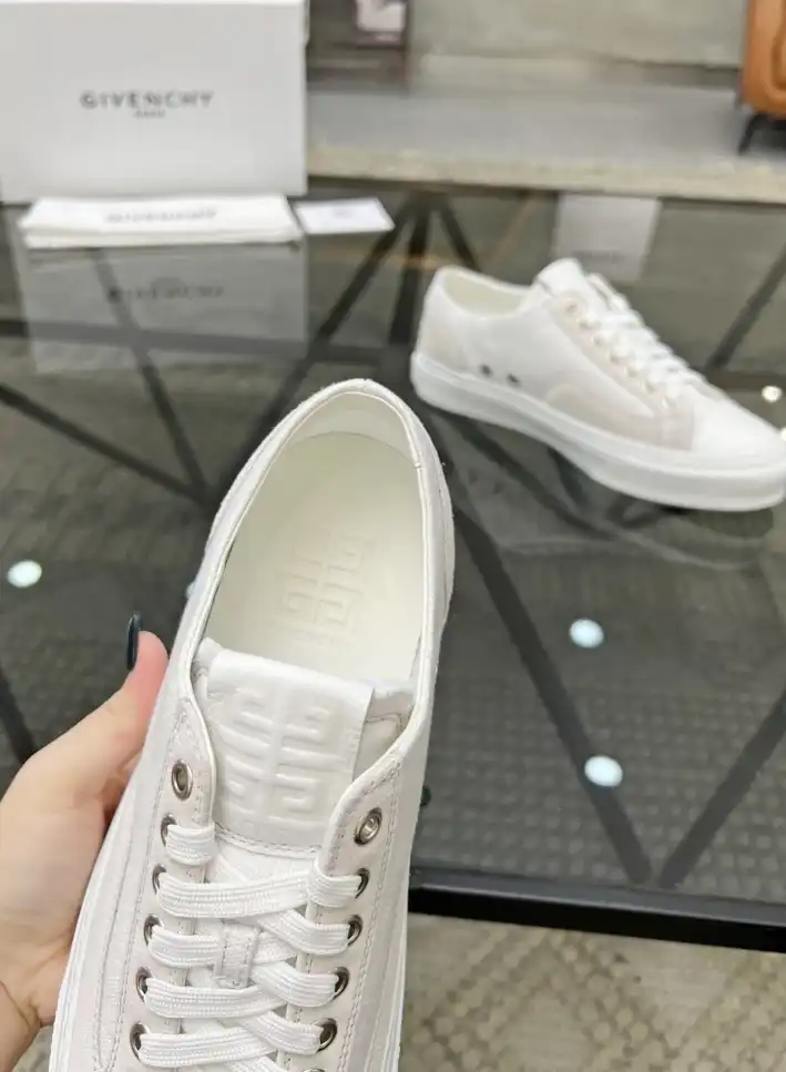 hype Givenchy Sneakers