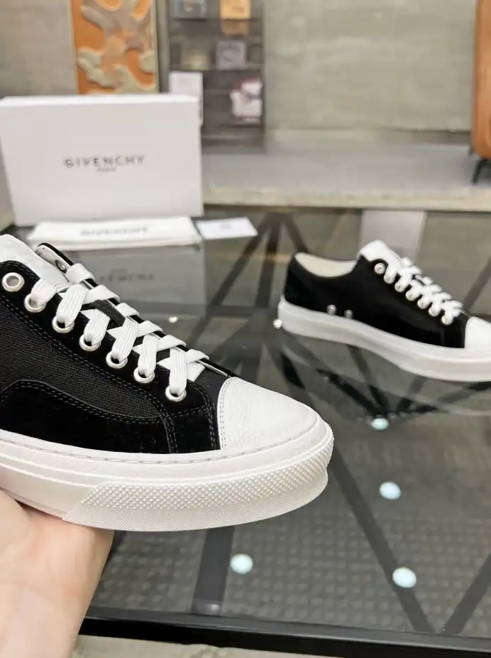 hype Givenchy Sneakers