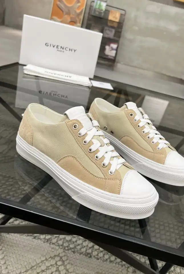 hype Givenchy Sneakers