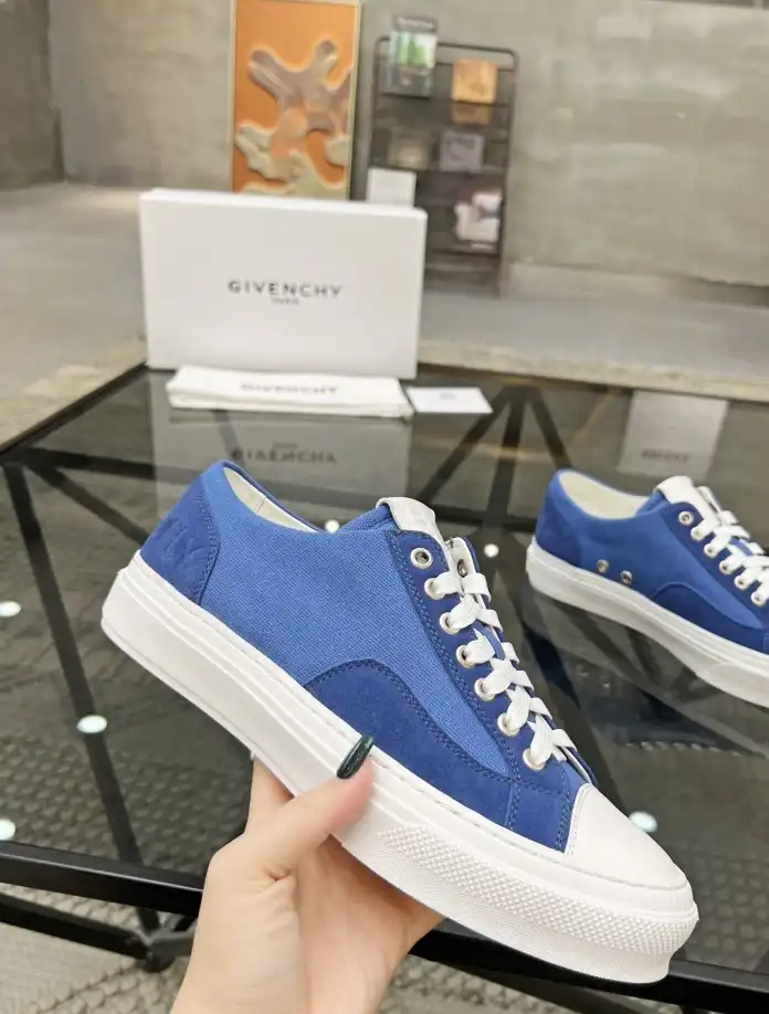 hype Givenchy Sneakers